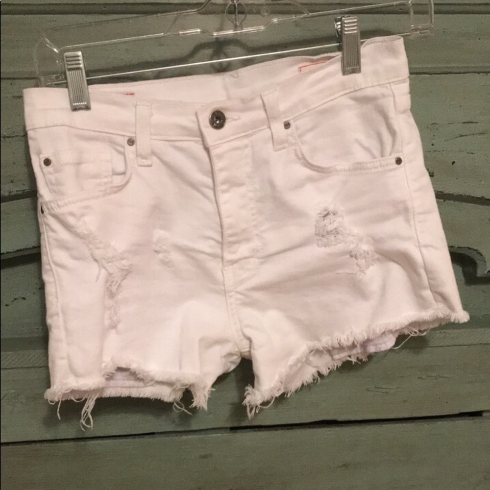 White distressed jeans